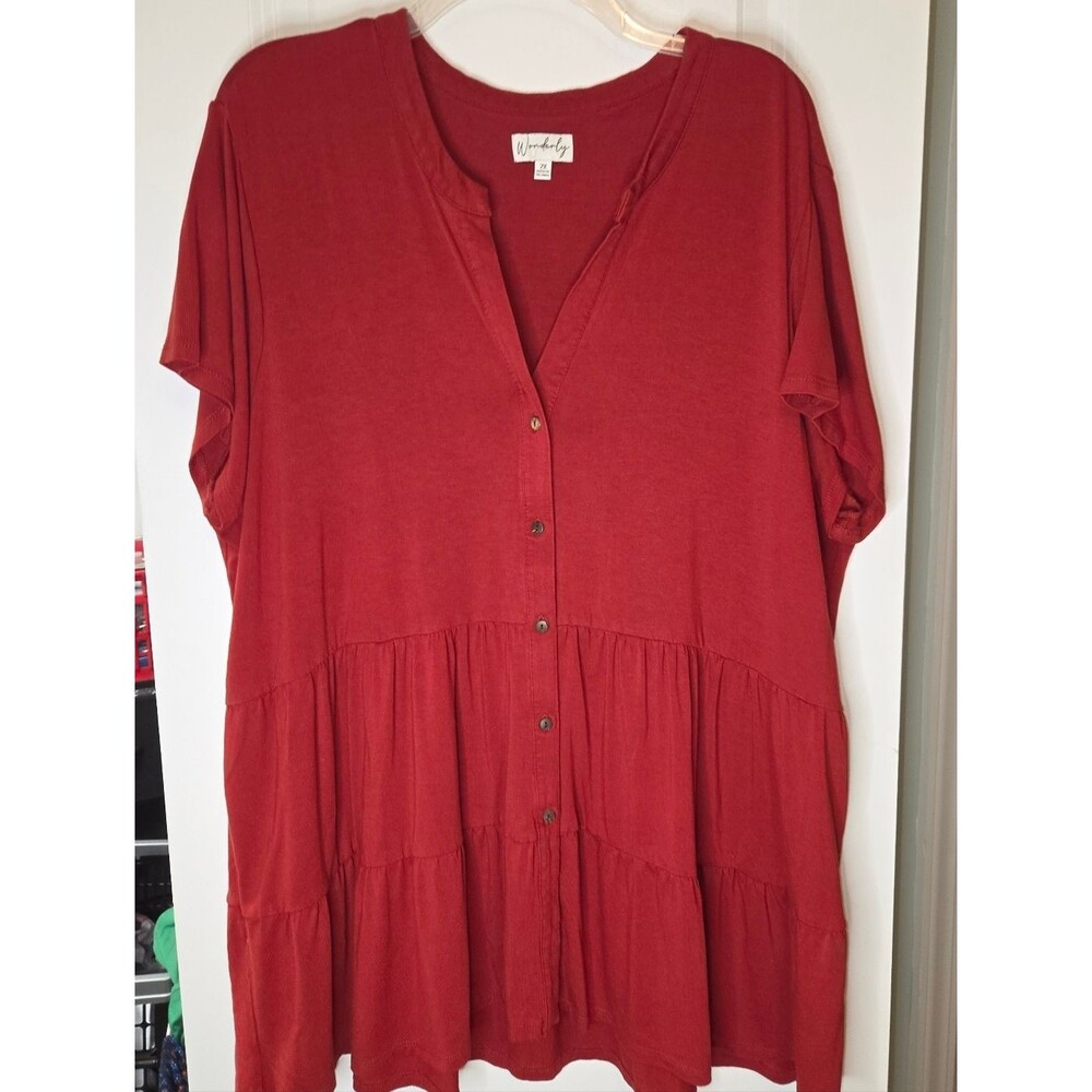 Wonderly Red Tiered Tunic Blouse - Picture 4 of 10